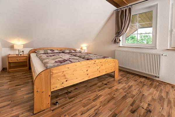 2. Schlafzimmer mit Doppelbett